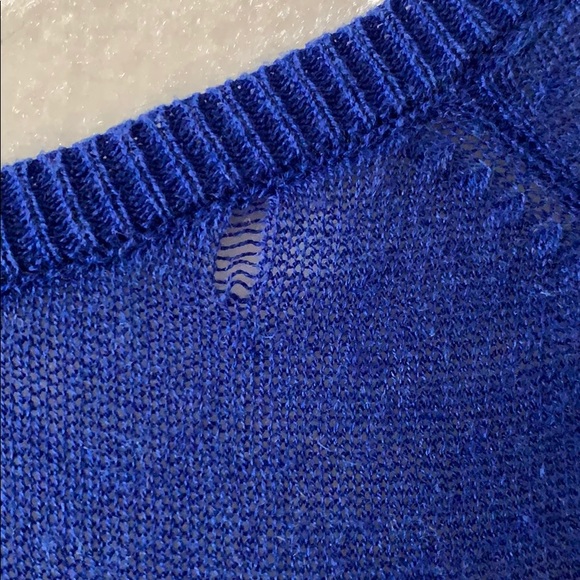 Blue Top - Picture 3 of 6